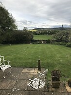 Lower Buckton Country House - Sleeps 12