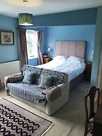 Lower Buckton Country House - Sleeps 12