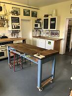 Lower Buckton Country House - Sleeps 12