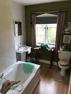 Lower Buckton Country House - Sleeps 12