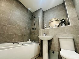 Grand Central Apartments, Centro