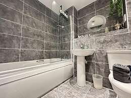 Grand Central Apartments, Centro