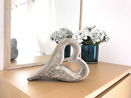 Grand Central Apartments, Centro