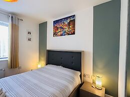 Grand Central Apartments, Centro