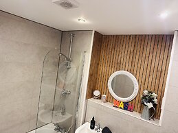 Grand Central Apartments, Centro
