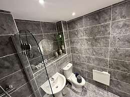 Grand Central Apartments, Centro