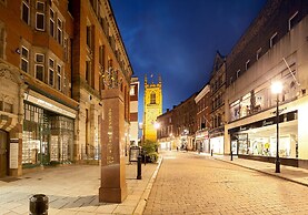 Grand Central Apartments, Centro