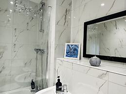 Grand Central Apartments, Centro