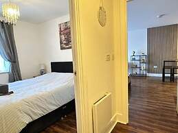 Grand Central Apartments, Centro