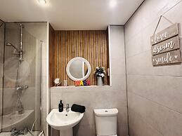 Grand Central Apartments, Centro