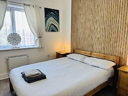 Grand Central Apartments, Centro