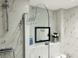 Grand Central Apartments, Centro