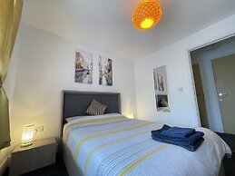 Grand Central Apartments, Centro