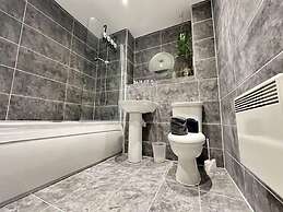 Grand Central Apartments, Centro