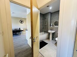Grand Central Apartments, Centro