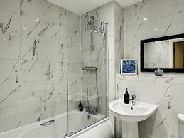 Grand Central Apartments, Centro