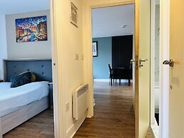 Grand Central Apartments, Centro