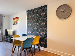 Grand Central Apartments, Centro