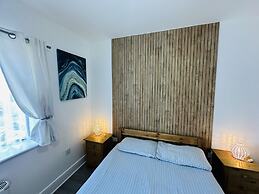 Grand Central Apartments, Centro