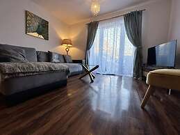 Grand Central Apartments, Centro