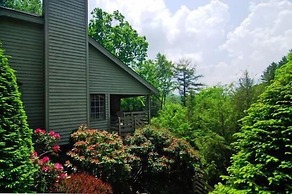 Stewart's Path Apartment