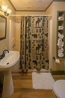Hidden Creek Cabin Apartment