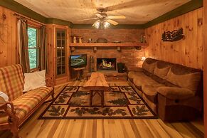 Hidden Creek Cabin Apartment