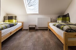 BHQ - BoardingHouse Quickborn - Hostel
