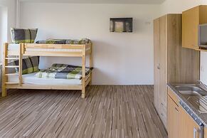 BHQ - BoardingHouse Quickborn - Hostel