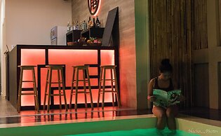 Kame House Backpackers - Hostel - Adults Only