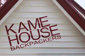 Kame House Backpackers - Hostel - Adults Only