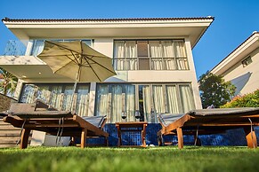 Vacation Homes Pool Villa