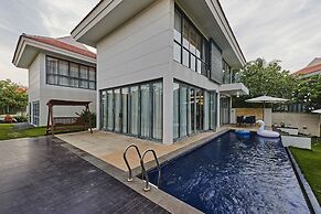 Vacation Homes Pool Villa