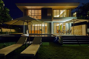 Vacation Homes Pool Villa