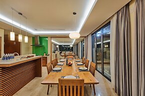 Vacation Homes Pool Villa