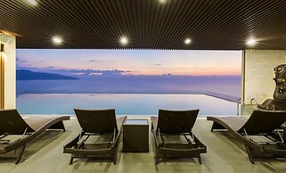 Balcona Hotel Da Nang