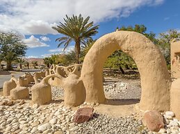 Lotan Desert Travel Hotel
