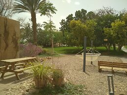 Lotan Desert Travel Hotel