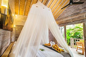 The Syron Huts Lembongan