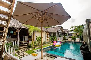 The Syron Huts Lembongan