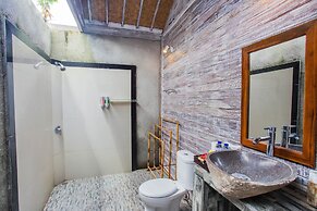 The Syron Huts Lembongan