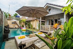 The Syron Huts Lembongan