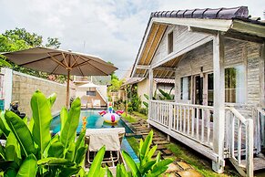 The Syron Huts Lembongan