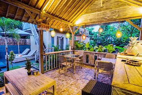 The Syron Huts Lembongan