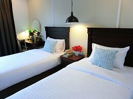 Bloom Boutique Hotel and Cafe