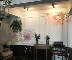 Bloom Boutique Hotel and Cafe