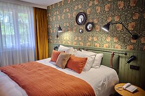 Le Manoir Hotel