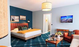 Le Manoir Hotel