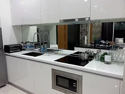 KL101 Service Suite at Soho Suites KLCC