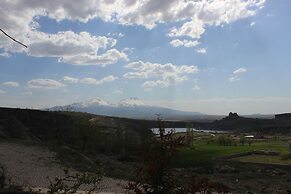 Kapadokya Stonelake Hotel